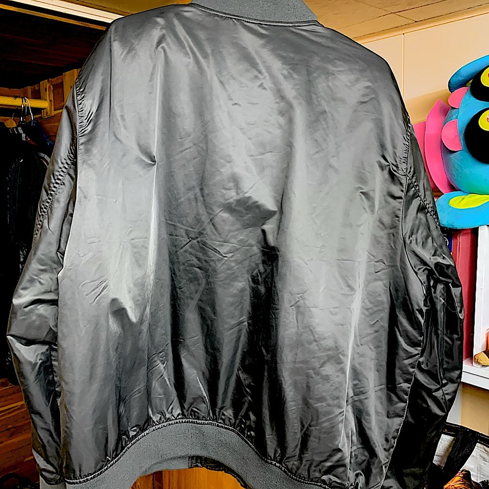 Good fellow bomber jacket in metallic grey. - Picture 3 of 3